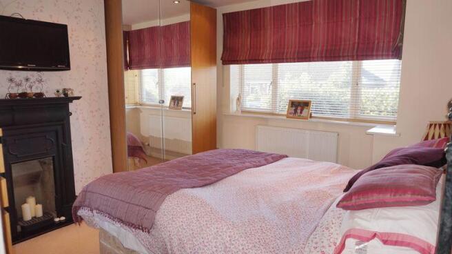 8 Heyes Drive