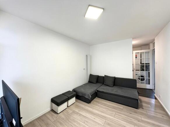 91 Elms Ln, Wembl...