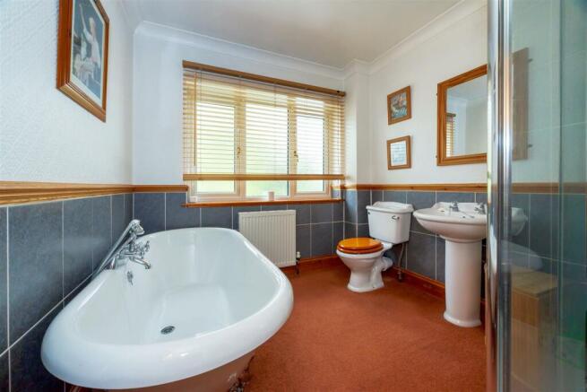 Family bathroom 1 1N9A4231.jpg