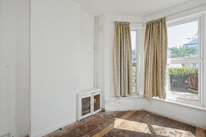 Flat B, 23 Eastwood Road, Ilford, IG3 8UP