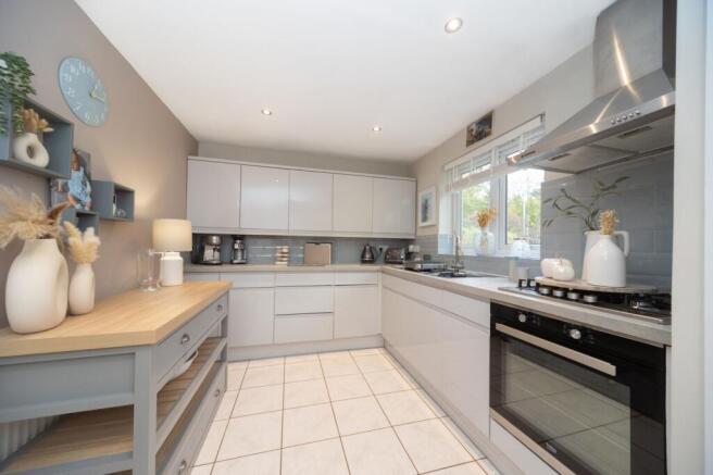 KITCHEN DINER