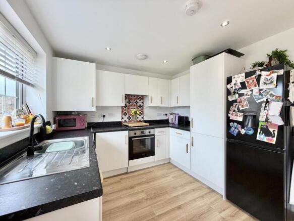 3 bed Semi-Detached for sale Image 5