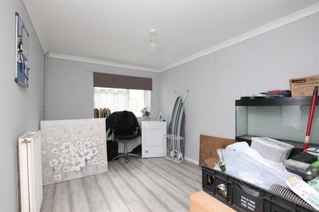 Bedroom 2.JPG