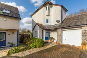 25, Riverdale Court, Kendal LA9 7LQ