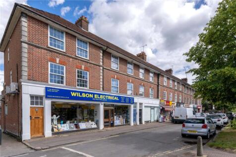 Hampton Court Way, Thames Ditton, KT7