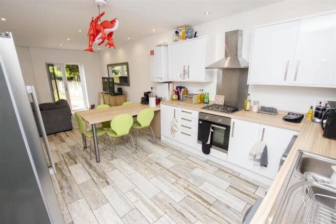 Open Plan Kitchen/ L