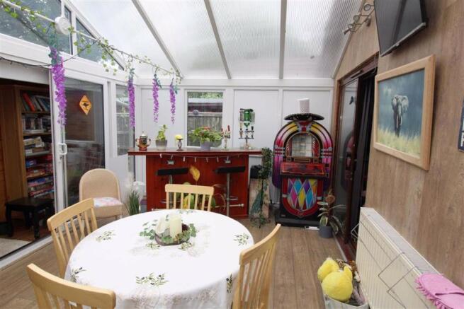 Dining Room/Bar