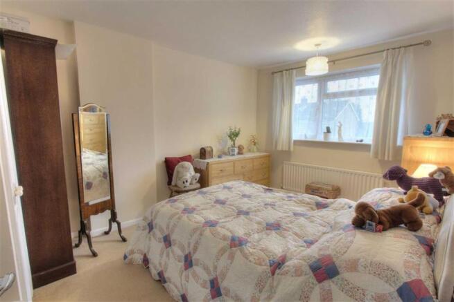 Bedroom 2: