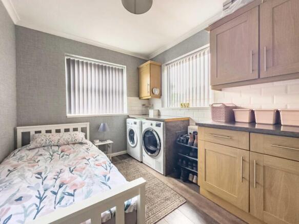3 bed Semi-Detached for sale Image 9