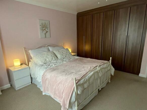 Bedroom,..,.jpg