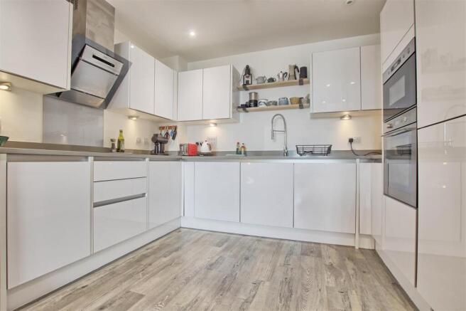 Kitchen 1.jpg