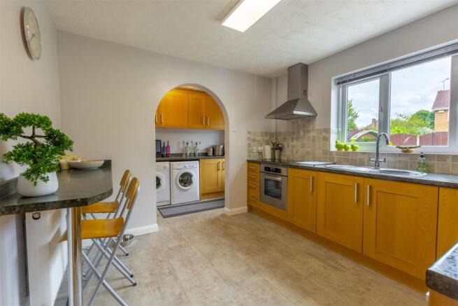 Kitchen (4)-HDR copy.jpg