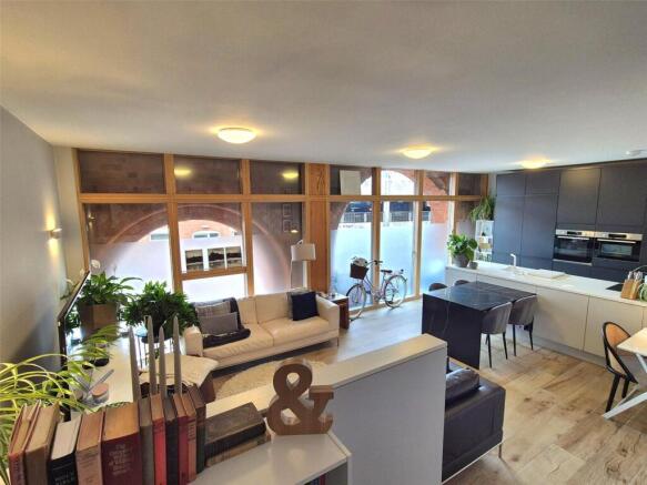Lounge/Kitchen