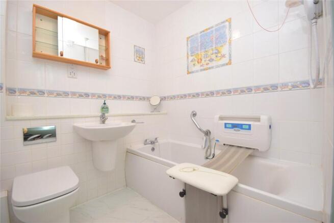2 bed Apartment for sale Image 5