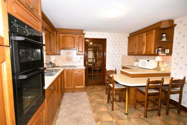 BREAKFAST KITCHEN