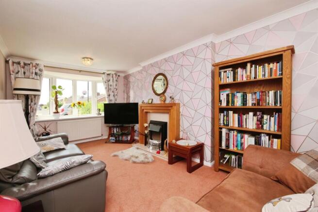 2 bed Semi-Detached Bungalow for sale Image 4