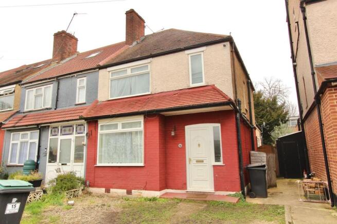 Coombe Road, N22
