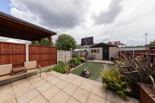Royston Avenue, E4