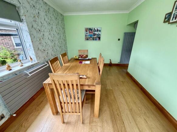 4 bed Detached for sale Image 10