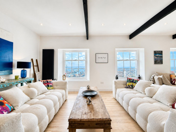 Lounge Area.png