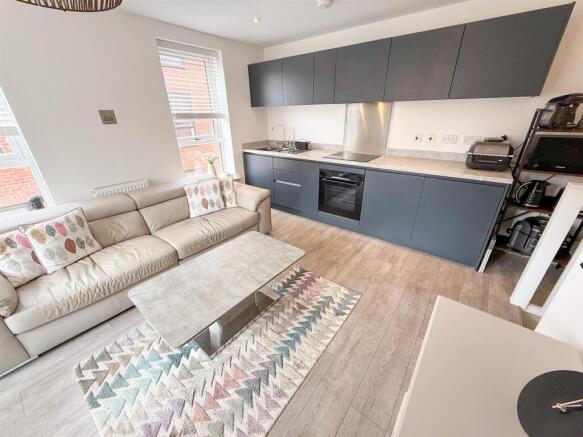 2 bed Town House for sale Image 5