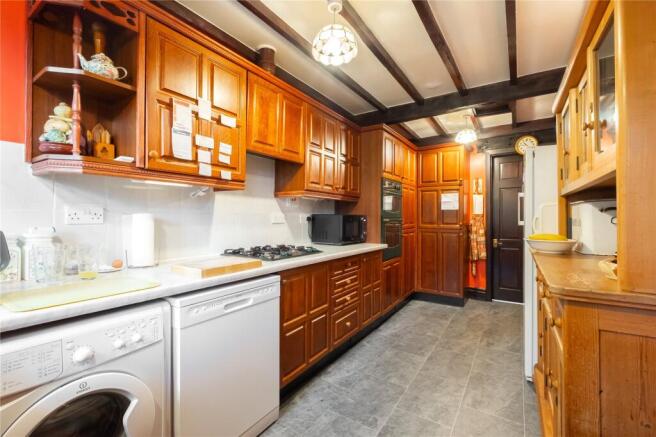 5 bed Detached for sale Image 12