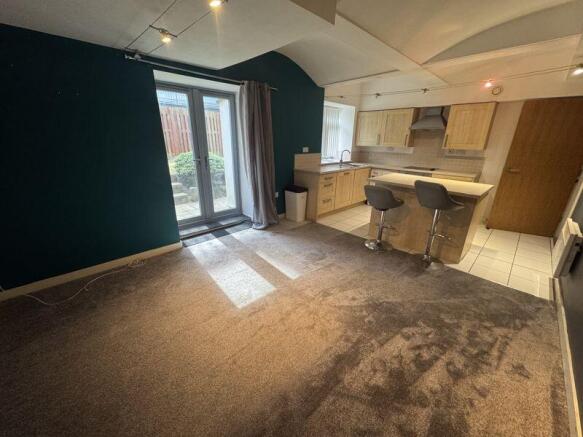 2 bed Flat for sale Image 4