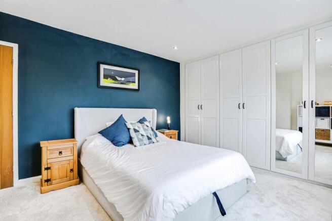 3 bed Semi-Detached for sale Image 11