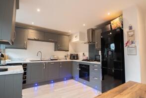 37, Ferndale, Southampton SO30 0PP