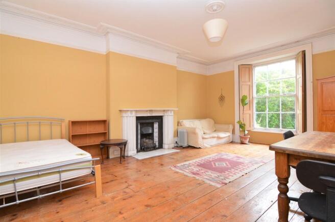 LOUNGE (BEDROOM O...