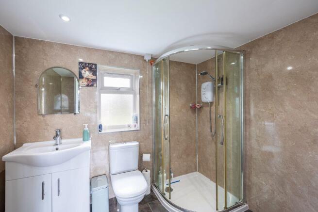 4 bed Detached Bungalow for sale Image 10