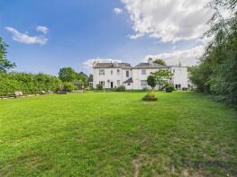 Flat B, Courtenay House, London Road, Faversham ME13 9LF