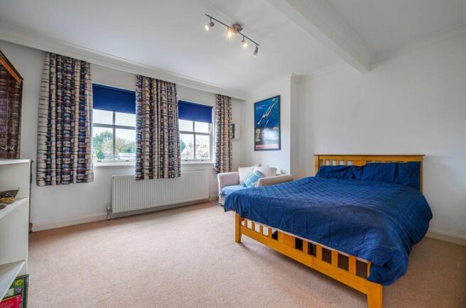 Bedroom 5 (Double)