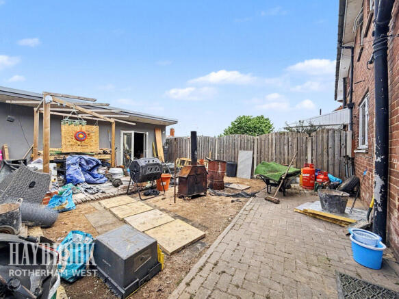 3 bed Terraced for sale Image 11