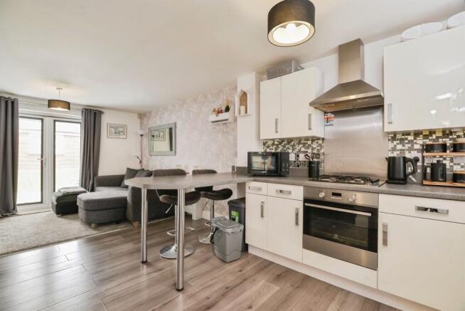 3 bed Terraced for sale Image 4