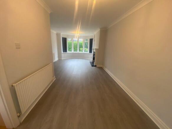 4 bed Semi-Detached to rent Image 4