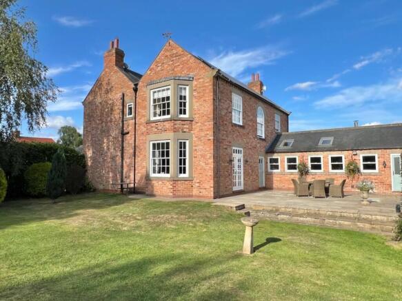 4 bed Detached for sale Image 6