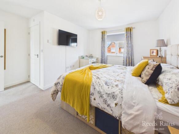 5 bed Detached for sale Image 9