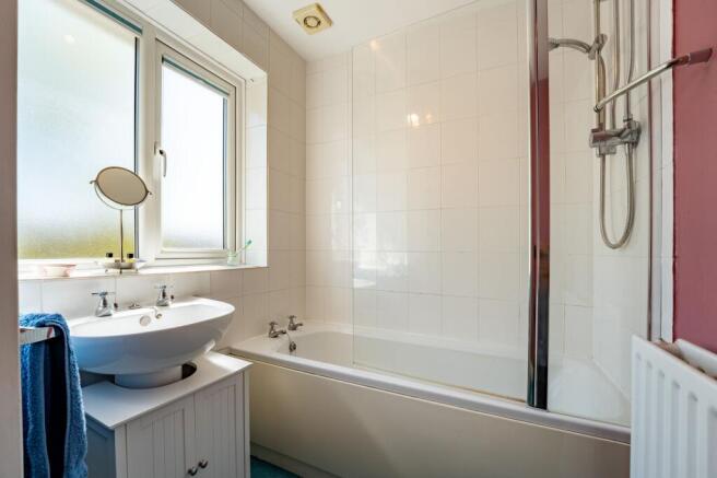 4 bed Semi-Detached for sale Image 11
