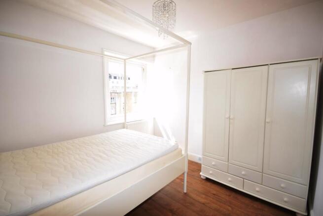 BEDROOM.JPG