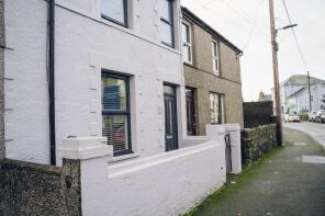 3 Llys Einion, County Road, Caernarfon LL54 6ES