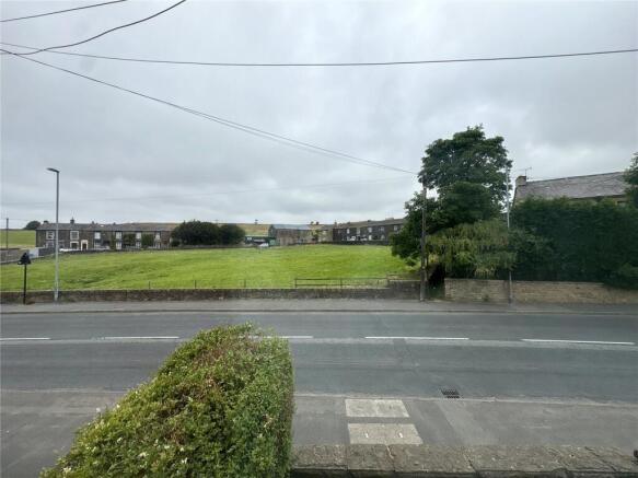 3 bed Semi-Detached to rent Image 12