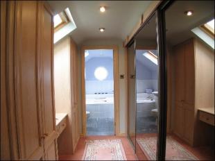 DRESSING ROOM
