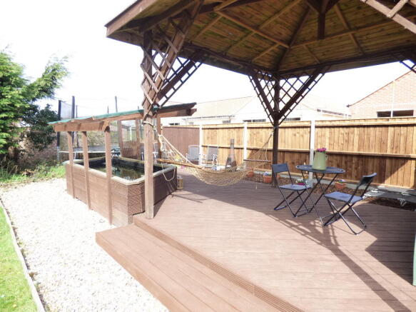 REAR DECKING