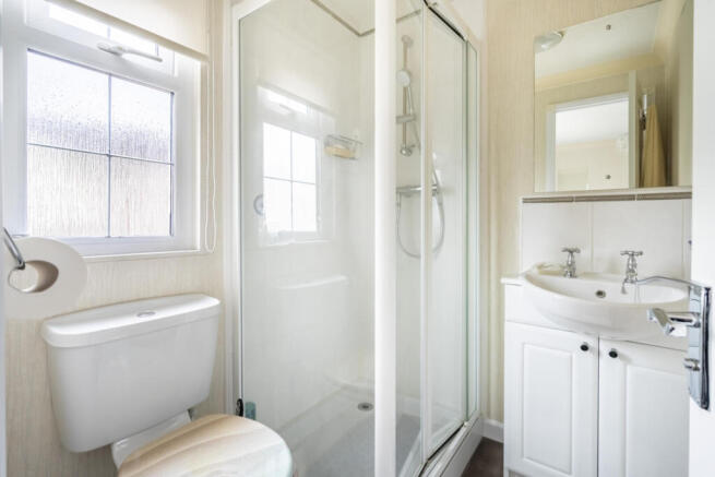 2 bed Park Home for sale Image 9
