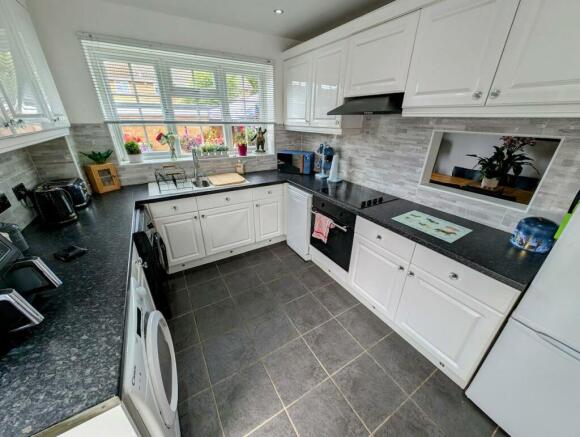87 Dorset Way kitchen.jpg