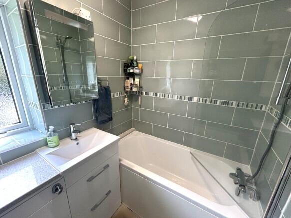 3 bed Terraced for sale Image 11
