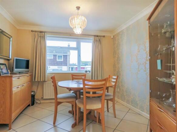 Dining Area 2.JPG