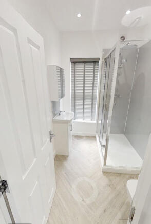 1 bed House Share to rent Image 4