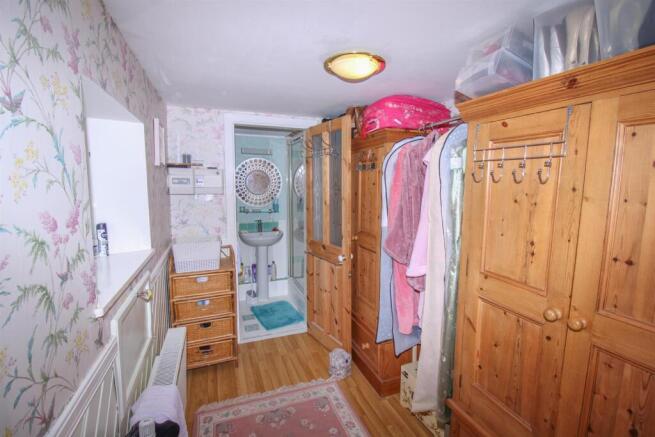 BEDROOM ONE DRESSING ROOM.jpg